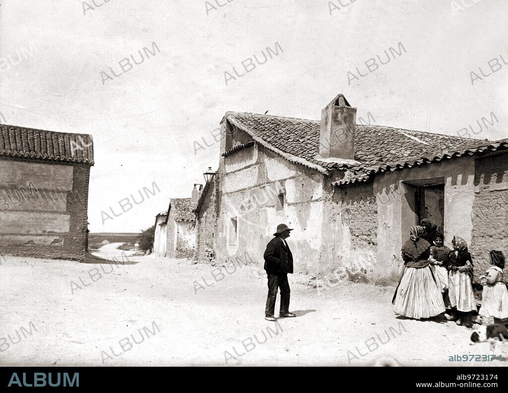 Móstoles, 1908. Casa en que vivió el alcalde de Móstoles en 1808 y que conservan sus descendientes y dónde se colocó una lápida conmemorativa.