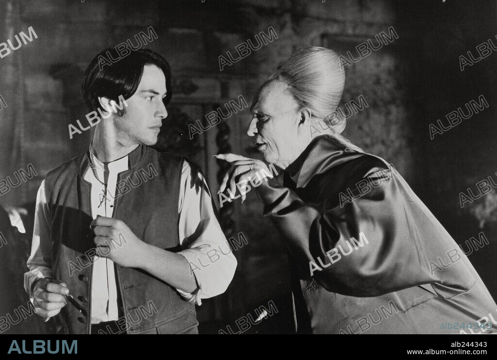 GARY OLDMAN und KEANU REEVES in DRACULA, 1992, unter der Regie von FRANCIS FORD COPPOLA. Copyright COLUMBIA PICTURES.