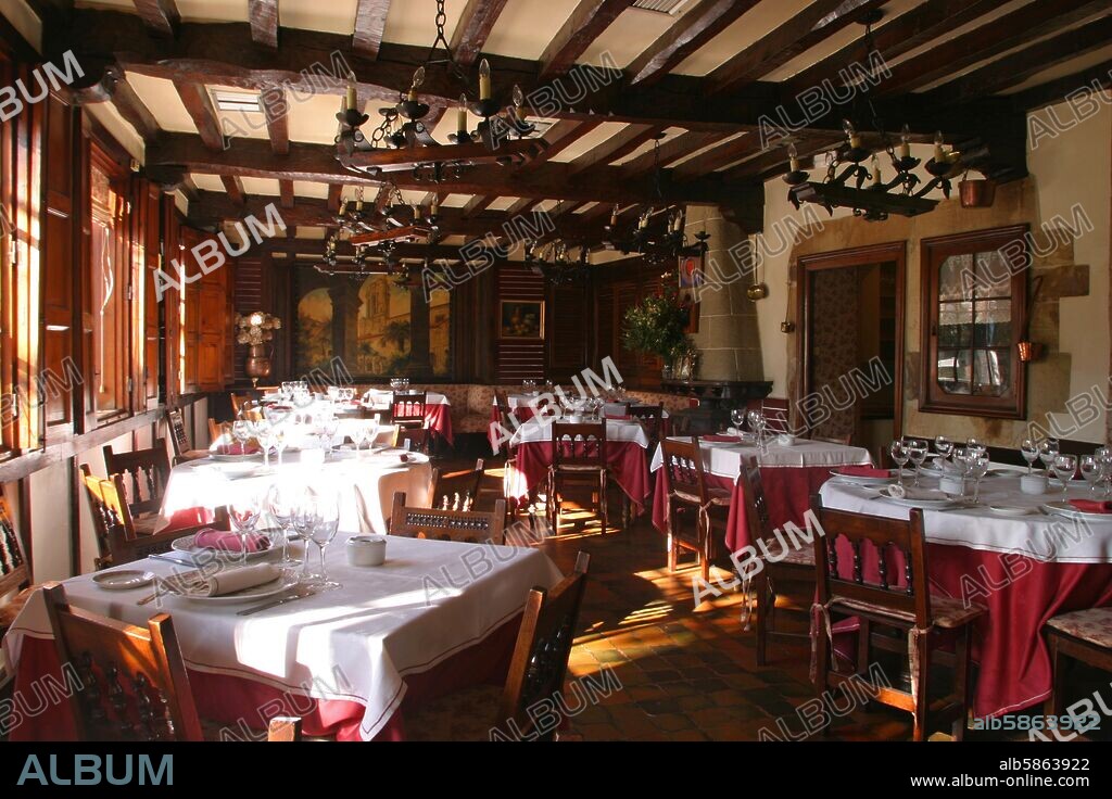 Puente Arce; restaurante "Casa Setién".