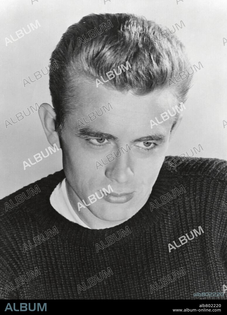 JAMES DEAN in EAST OF EDEN, 1955, directed by ELIA KAZAN. Copyright WARNER BROTHERS.