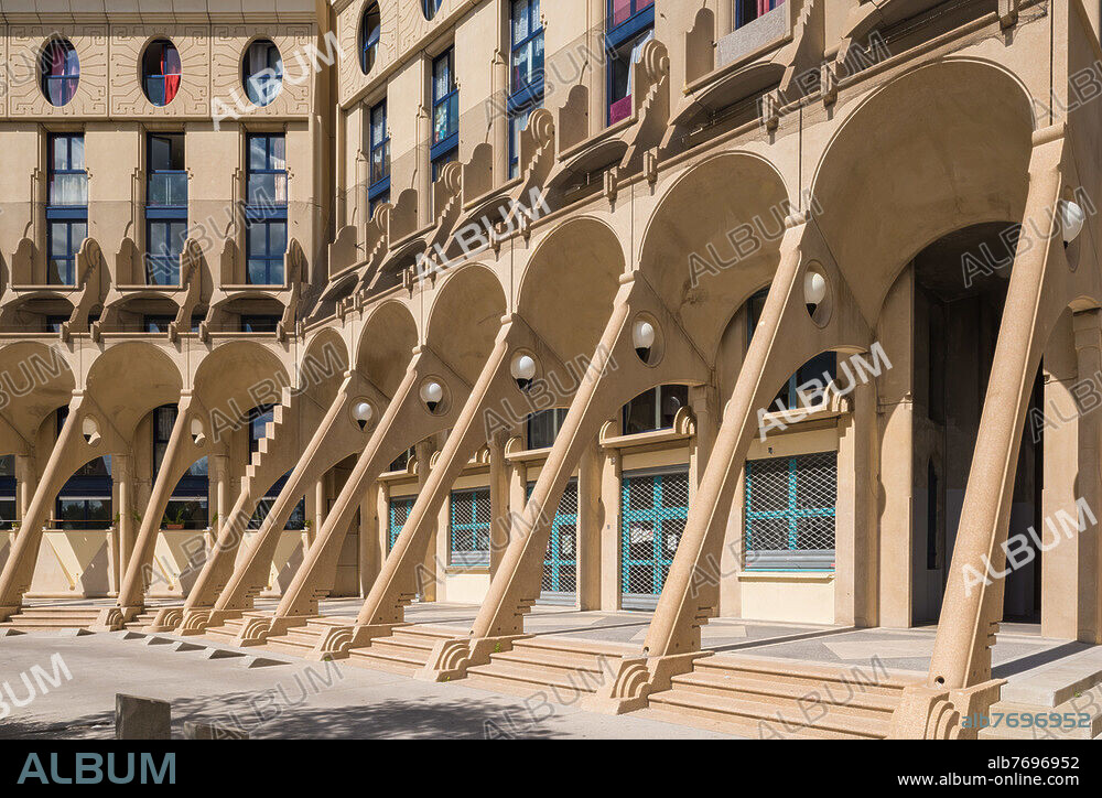 Paris, Noisy-le-Grand Mont d'Est, Pave-Neuf, Les Arenes de Picasso, Architect Manuel Nunez Yanowsky.