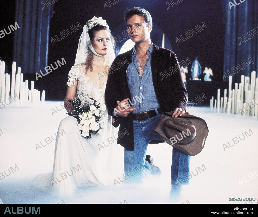 BEVERLY D'ANGELO and JOHN SAVAGE in HAIR, 1979, directed by MILOS FORMAN. Copyright UNITED ARTISTS.
