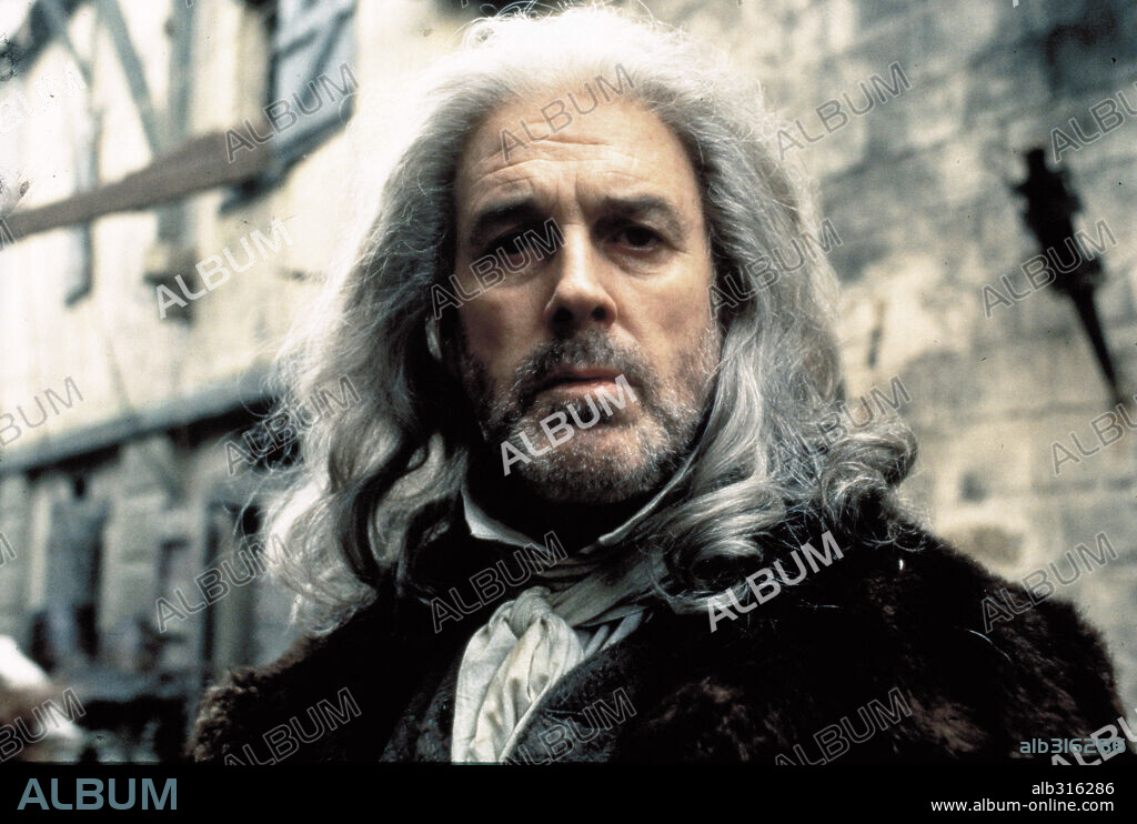 JOHN CLEESE in FRANKENSTEIN, 1994, directed by KENNETH BRANAGH. Copyright TRI STAR PICTURES / APPLEBY, DAVID.