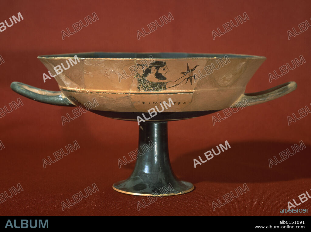 KYLIX ATICA PROCEDENTE DE LA NECROPOLIS DE MEDELLIN (BADAJOZ) FECHADA ENTRE EL 560 Y EL 550 AC.