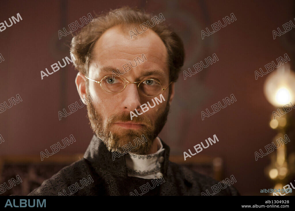 JUDE LAW in ANNA KARENINA, 2012, directed by JOE WRIGHT. Copyright STUDIO CANAL/WORKING TITLE FILMS.