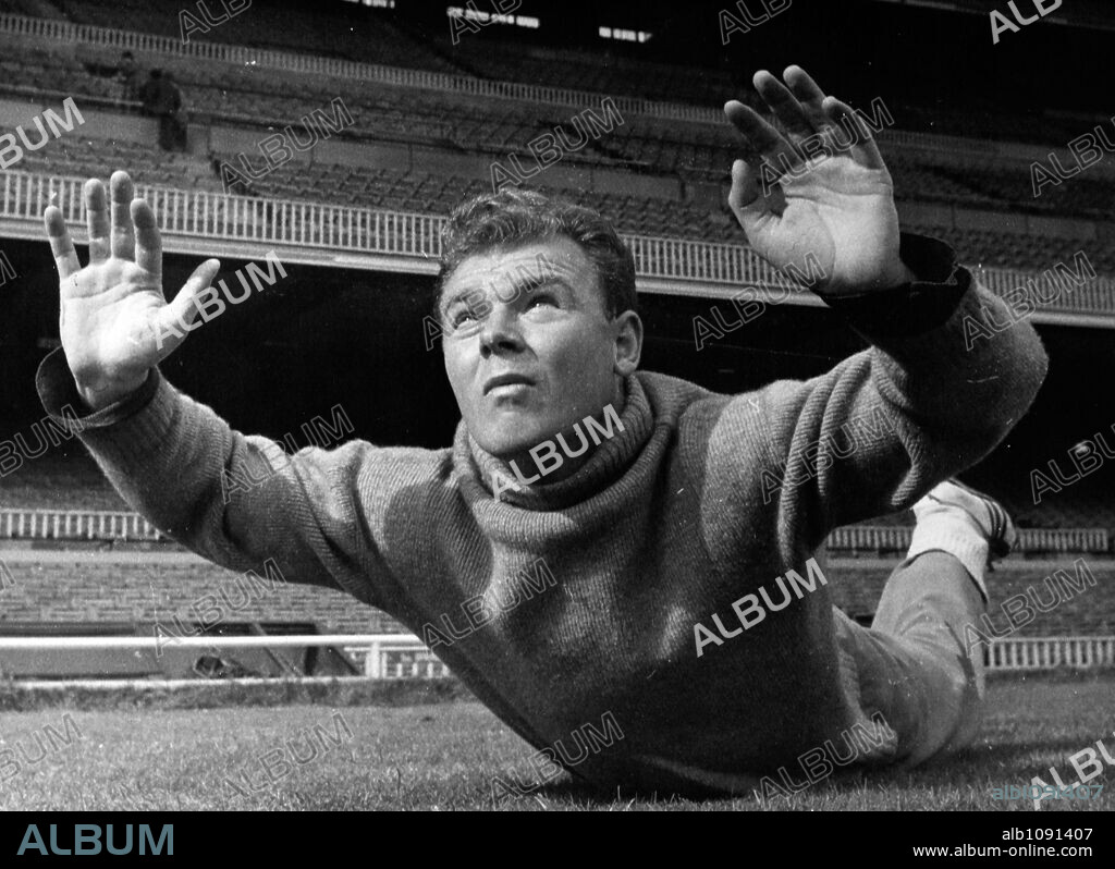 Ladislao Kubala, futbolista y entrenador de fútbol español de origen húngaro, apodado "Laszy".