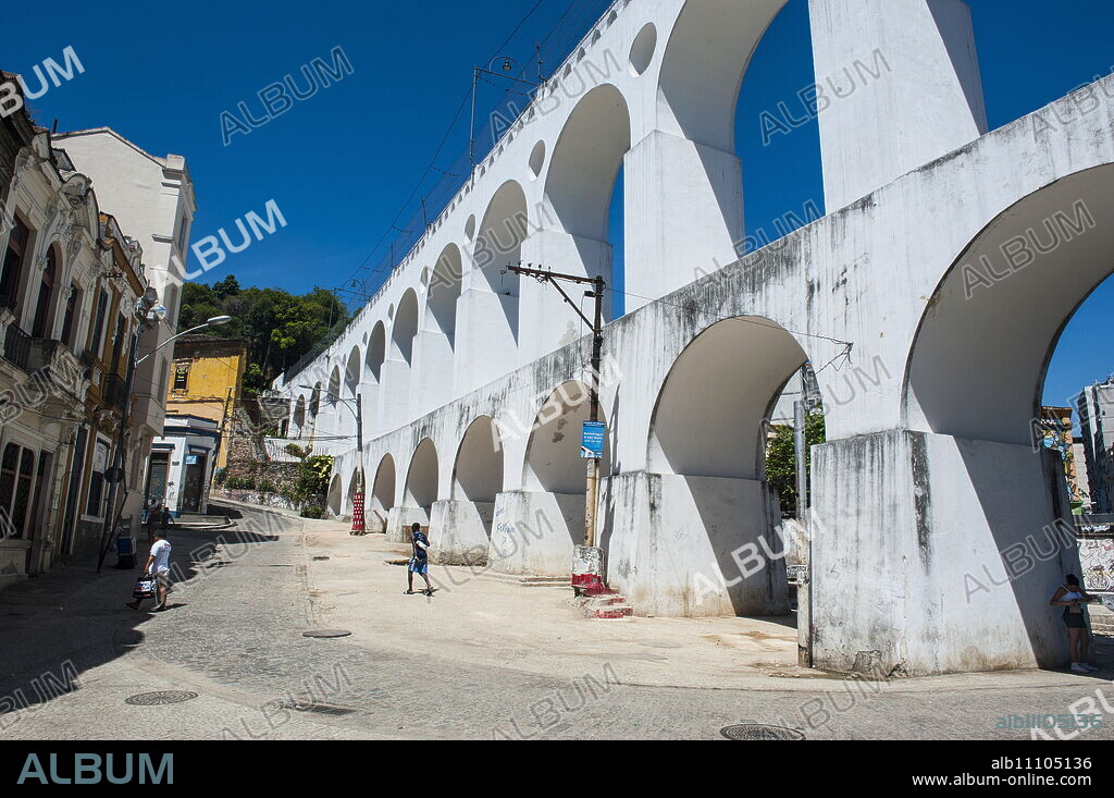 Arcos da Lapa (Carioca Aqueduct) in Lapa, Rio de Janeiro, Brazil, South America.