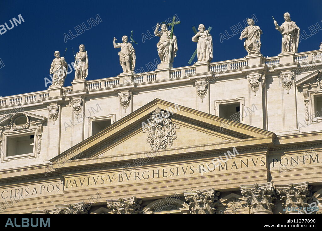 Statues on the facade of St. Peter's basilica, Piazza San Pietro, Vatican City, Rome, Lazio, Italy, Europe.