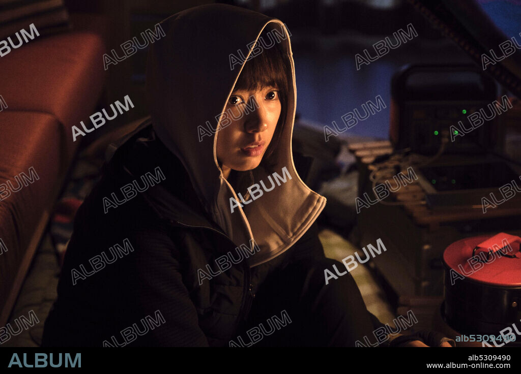 PARK SHIN-HYE in #ALIVE, 2020 (#SARAITDA), directed by IL CHO. Copyright Zip Cinema / Perspective Pictures.