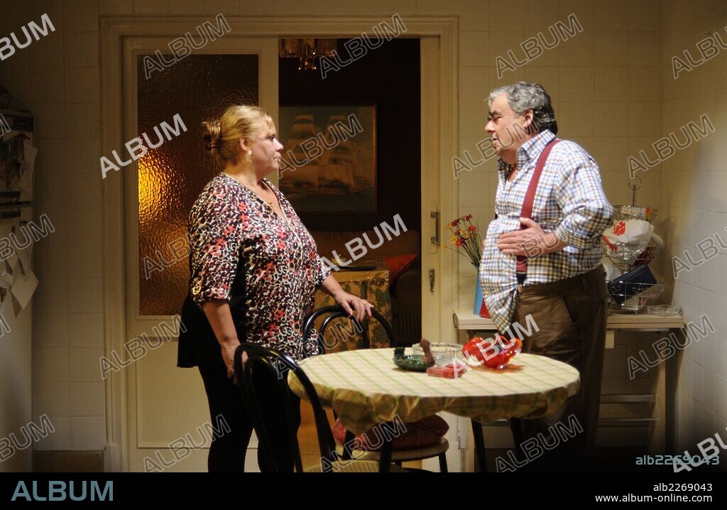 CARMINA BARRIOS y PACO CASAUS en CARMINA Y AMEN, 2014, dirigida por PACO LEON. Copyright ANDY JOKE/CANAL + ESPAÑA/TELECINCO CINEMA / HARO, JOSE.