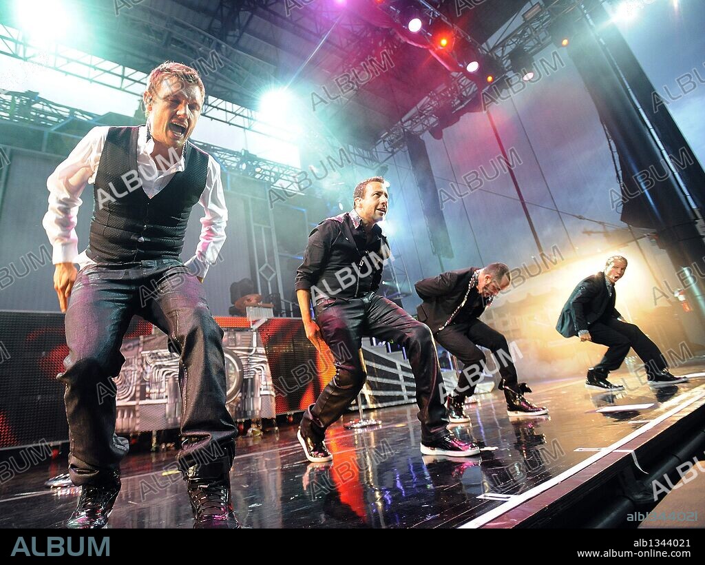 BACKSTREET BOYS, NICK CARTER, HOWIE DOROUGH, BRIAN LITTRELL und A. J. MCLEAN. Jun 6, 2010 - Raleigh, North Carolina; USA - Singers NICK CARTER, HOWIE DOROUGH, A.J. MCCLEAN and BRIAN LITTRELL of the band The Backstreet Boys perform live as their 2010 tour makes a stop at the Raleigh Amphitheater. Copyright 2010 Jason Moore. 06/06/2010