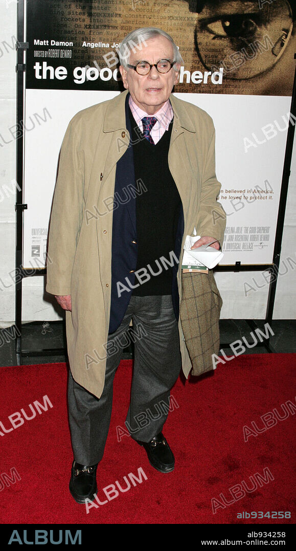 DOMINIQUE DUNNE. Dec 11, 2006; New York, NY, USA; Writer DOMINICK DUNNE at the arrivals for the world premiere of 'The Good Shepherd' held at the Ziegfeld Theater.Mandatory Credit: Photo by Nancy Kaszerman/ZUMA Press.(©) Copyright 2006 by Nancy Kaszerman. 11/12/2006