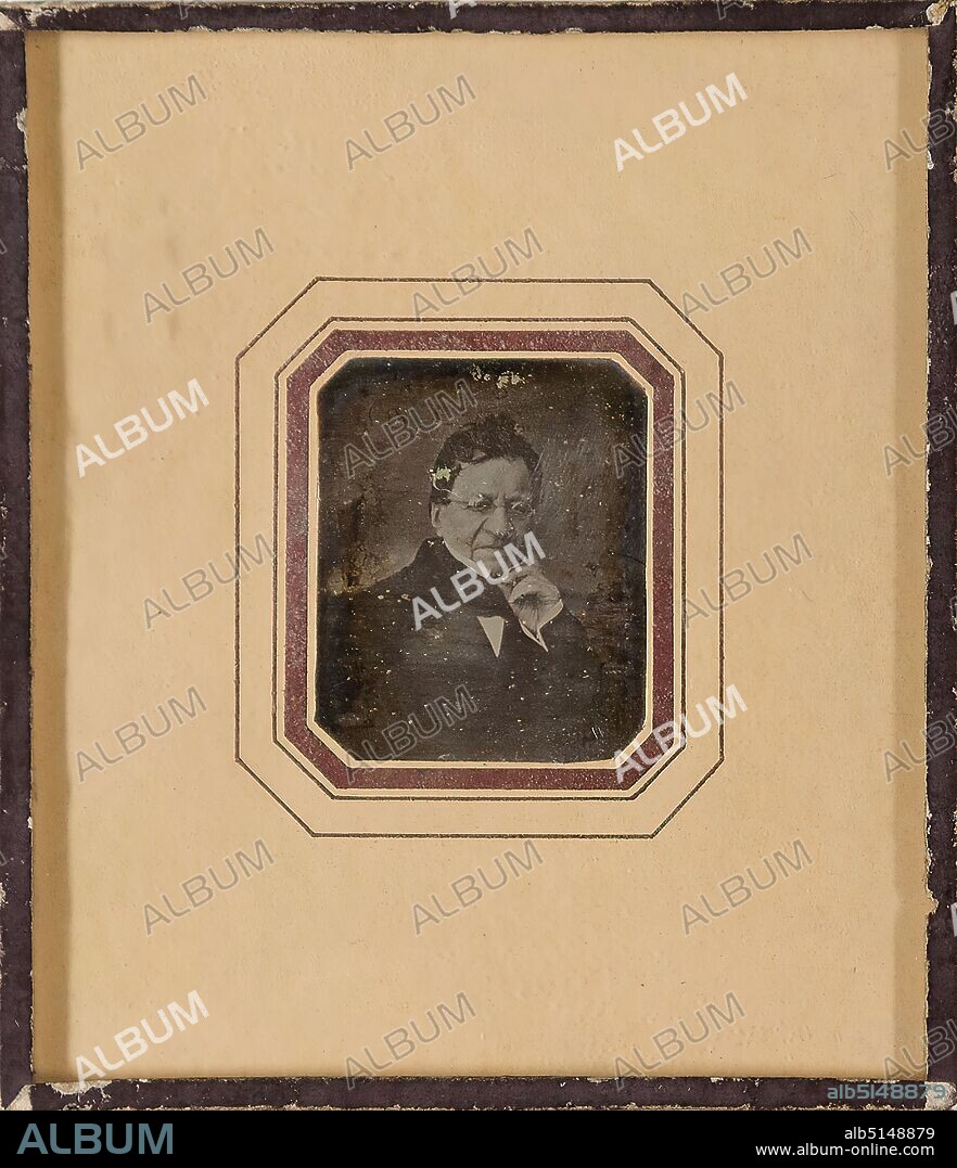 Martin Joseph Haller (1770-1852), daguerreotype, image size: height: 2.7 cm; width: 2.2 cm, label with title in ink, portrait photography, historical person, man, bust, three-quarter view, arm positions, gestures, eyeglasses, glasses.