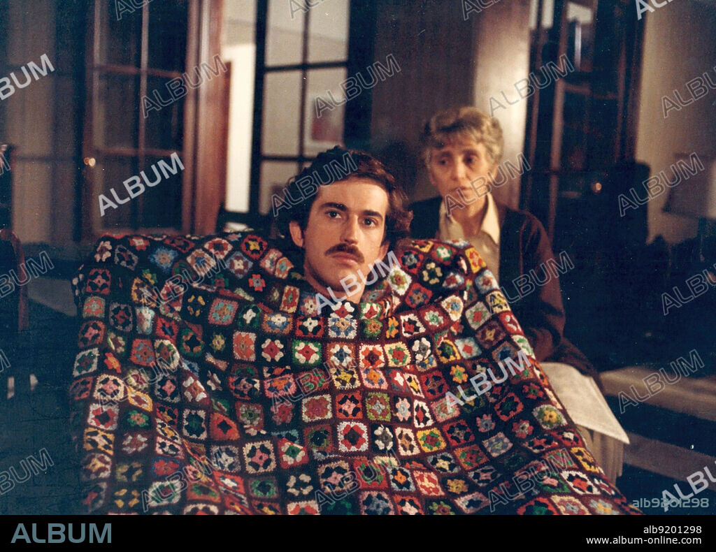 NANNI MORETTI and PIERA DEGLI ESPOSTI in SWEET DREAMS, 1981 (SOGNI D'ORO), directed by NANNI MORETTI. Copyright Opera Film Produzione / Rai 1.