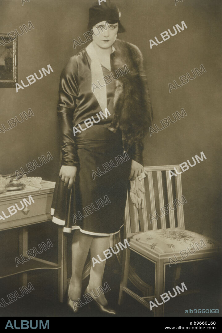 Actress Olga Chekhova, Full-Length Publicity Portrait, 1920's.