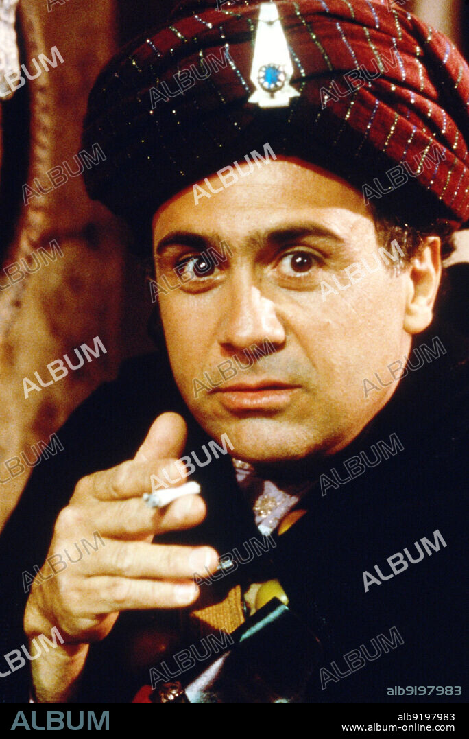 DANNY DEVITO en LA JOYA DEL NILO, 1985 (THE JEWEL OF THE NILE), dirigida por LEWIS TEAGUE. Copyright 20TH CENTURY FOX.