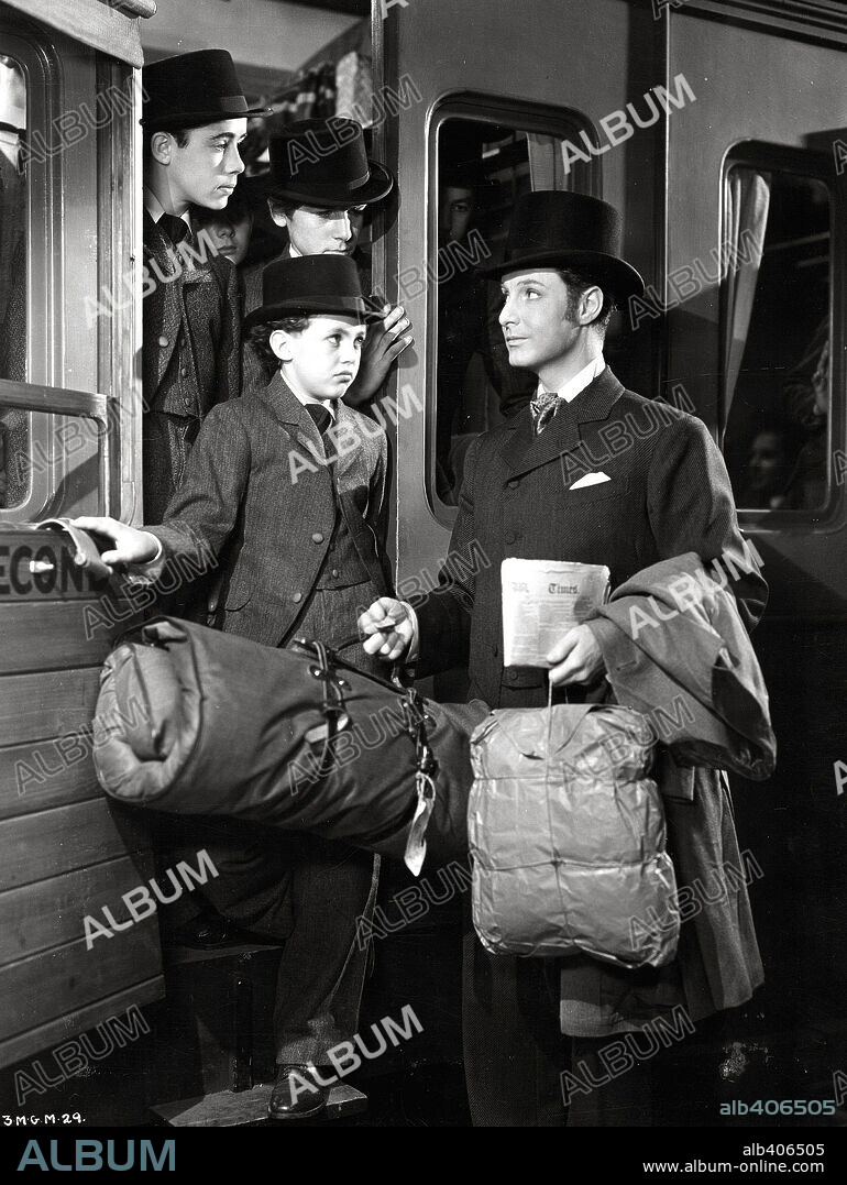 ROBERT DONAT en ADIÓS, MR. CHIPS, 1939 (GOODBYE, MR. CHIPS), dirigida por SAM WOOD. Copyright M.G.M.