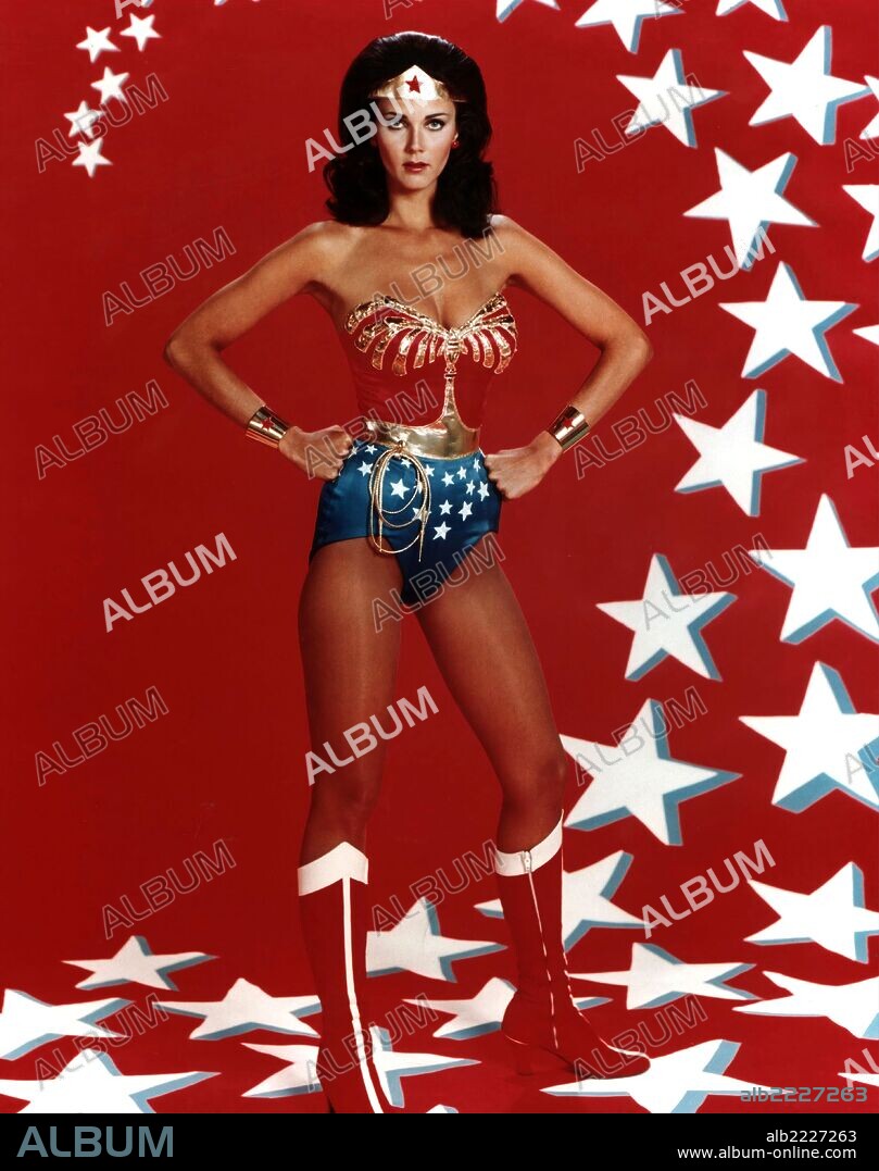 LYNDA CARTER en LA MUJER MARAVILLA, 1975 (WONDER WOMAN), dirigida por ALAN CROSLAND. Copyright WARNER BROS PICTURES/VERTIGO ENTERTAINMENT/INITIAL ENTERTAIN.