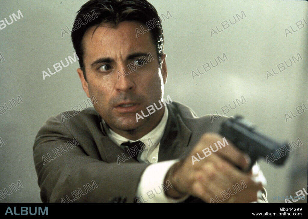 ANDY GARCIA in DESPERATE MEASURES (1998), directed by BARBET SCHROEDER. Copyright EAGLEPOINT/SCHROEDER/HOFFMAN / MORTON, MERRICK.