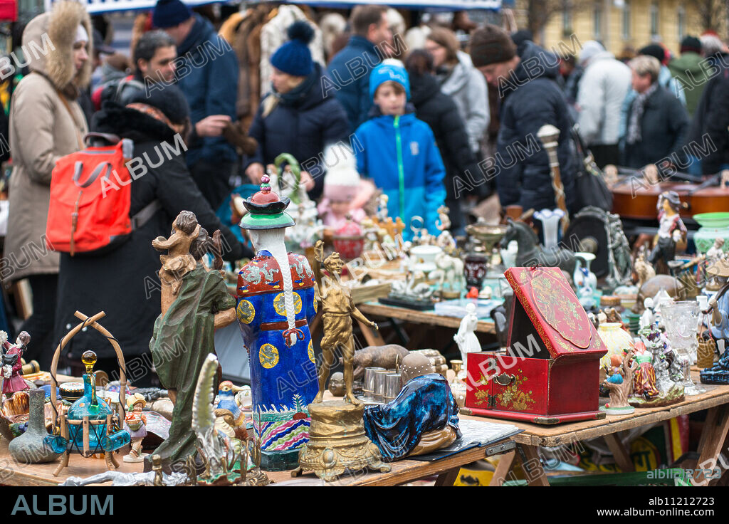 Vienna Naschmarkt Linke Wienzeile flea market (antique market), Vienna, Austria, Europe.
