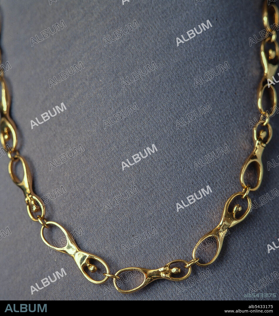 Collar, obra de Josep Maria Puig Doria, siglo XX. Colección privada.