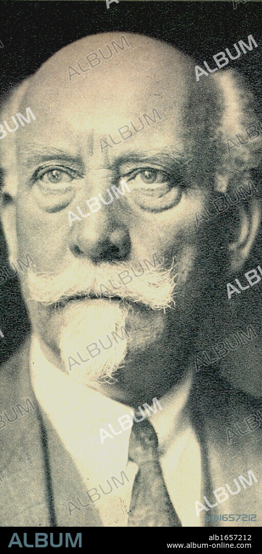Philipp Scheidemann (26 July 1865 - 29 November 1939) German Social Democratic politician, who proclaimed the Republic on 9 November 1918, and who became the first Chancellor of the Weimar Republic.