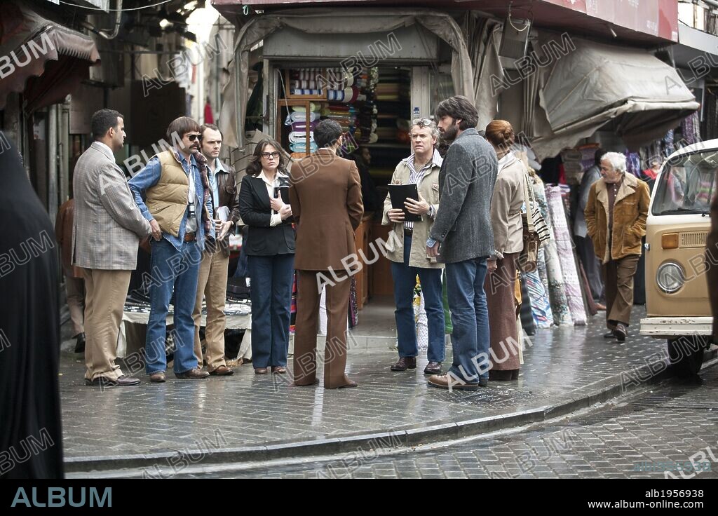 BEN AFFLECK, RORY COCHRANE and TATE DONOVAN in ARGO, 2012, directed by BEN AFFLECK. Copyright WARNER BROS. PICTURES.