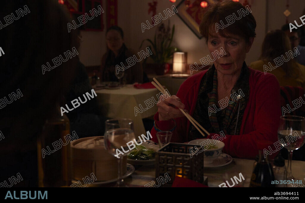 CELIA IMRIE dans FINDING YOUR FEET, 2017, réalisé par RICHARD LONCRAINE. Copyright Eclipse Films / Catalyst Global Media / Powder Keg Pictures.