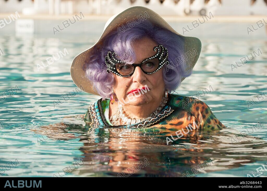 BARRY HUMPHRIES in ABSOLUTELY FABULOUS: THE MOVIE, 2016, directed by MANDIE FLETCHER. Copyright FOX SEARCHLIGHT PICTURES.