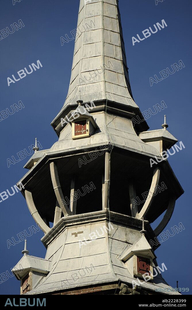 PAISES BAJOS. UTRECHT. Catedral de Santa Catalina, construido como parte del convento carmelita. De culto católico. Finalizada en el siglo XVI. Detalle de la cubierta del campanario.