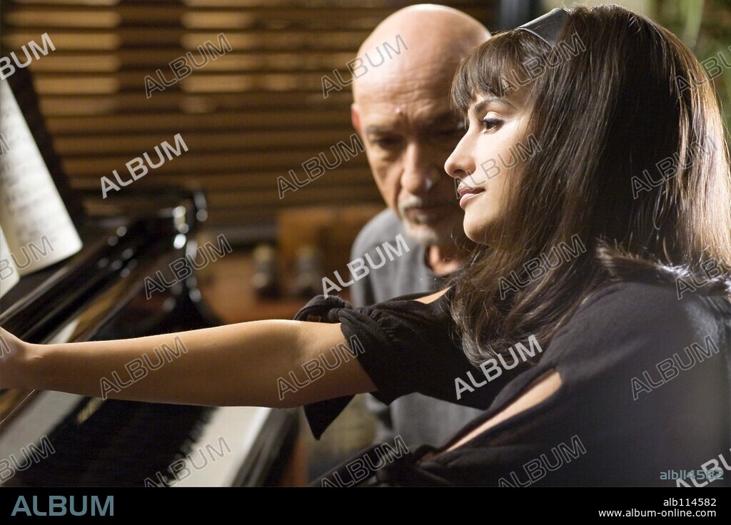 BEN KINGSLEY y PENELOPE CRUZ en ELEGY, 2008, dirigida por ISABEL COIXET. Copyright LAKESHORE ENTERTAINMENT.