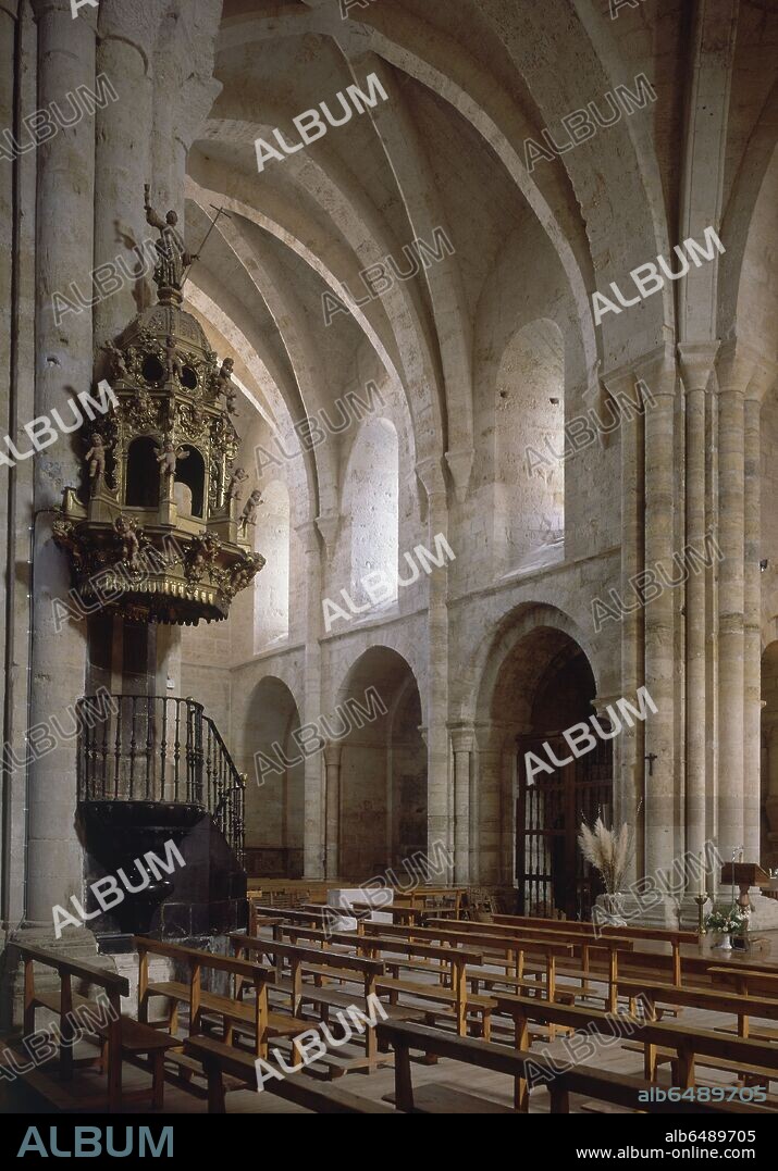 IGL  NAVE DEL CRUCERO Y PULPITO.