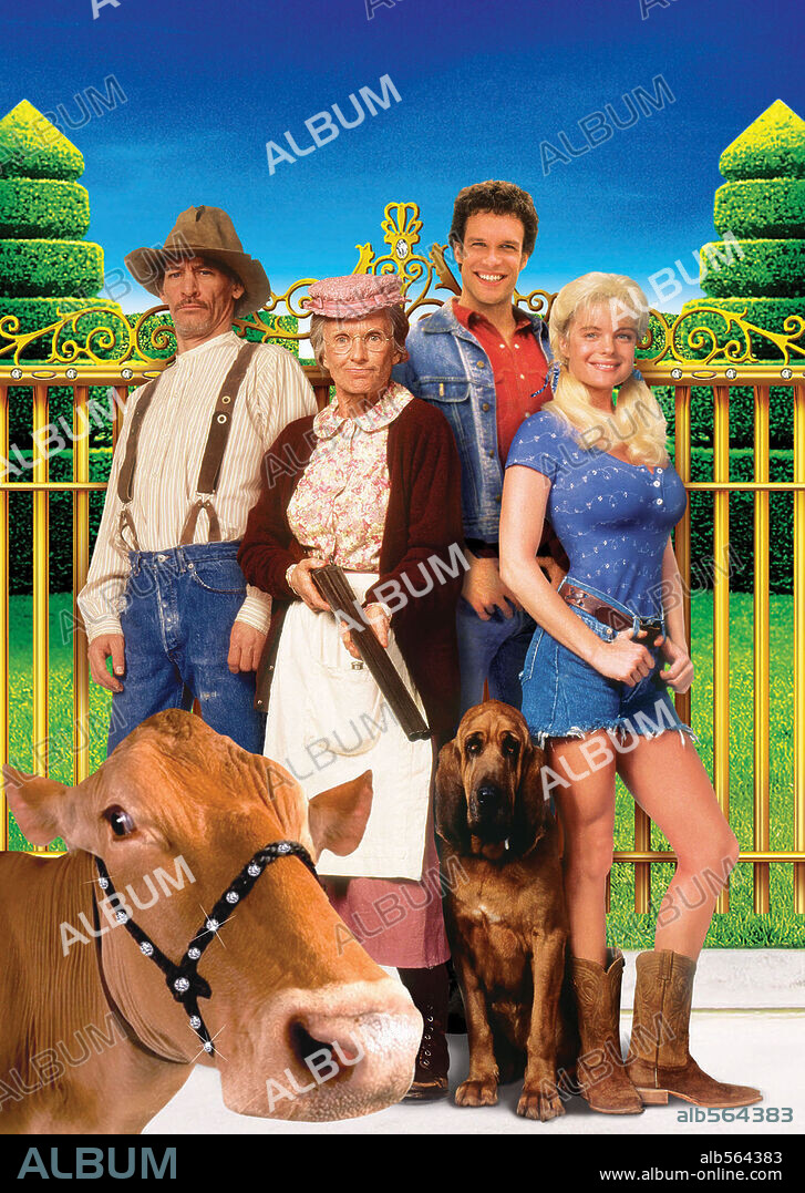 CLORIS LEACHMAN, DIEDRICH BADER, ERIKA ELENIAK y JIM VARNEY en RÚSTICOS EN DINEROLANDIA, 1993 (THE BEVERLY HILLBILLIES). Copyright 20TH CENTURY FOX.