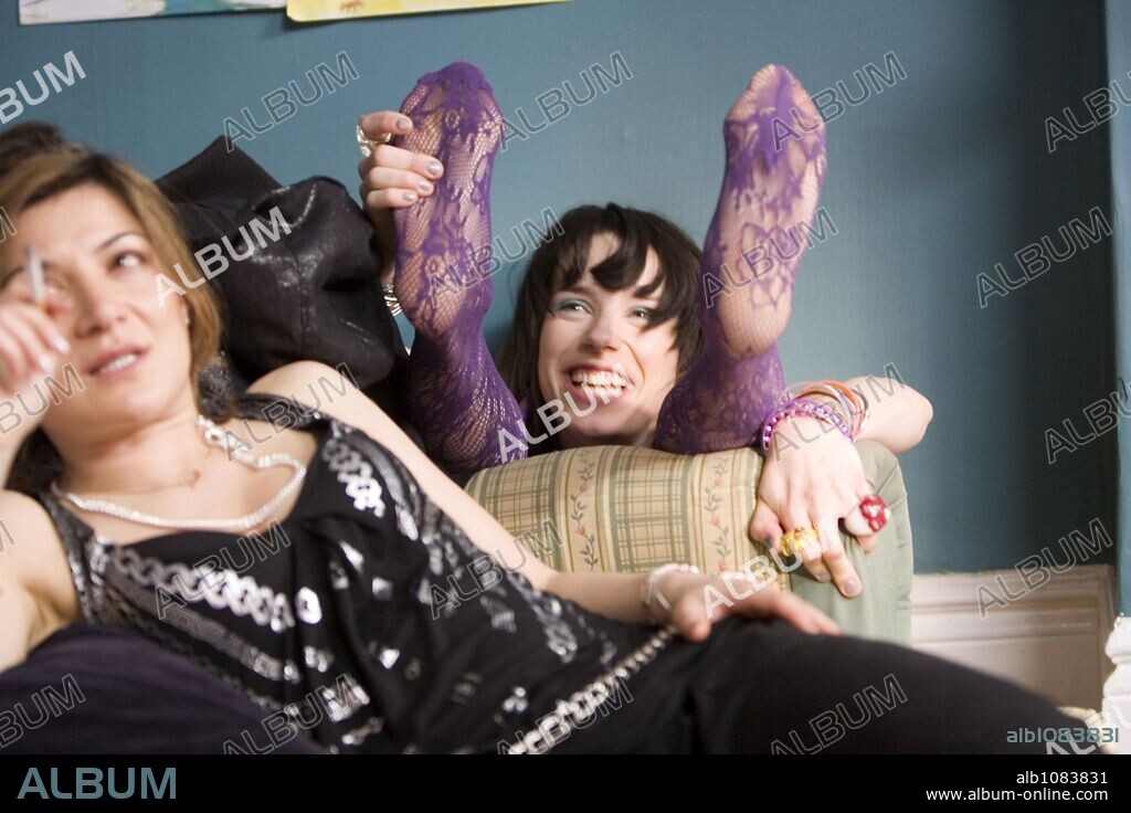 ALEXIS ZEGERMAN and SALLY HAWKINS in HAPPY-GO-LUCKY, 2008, directed by MIKE LEIGH. Copyright FILM4/INGENIOUS FILM PARTNERS/SUMMIT ENTERTAINMENT.