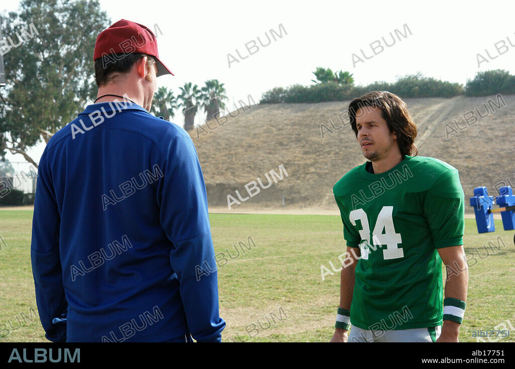 DAVID KOECHNER et JASON WIDENER dans THE COMEBACKS, 2007, réalisé par TOM BRADY. Copyright FOX ANATOMIC/TAPESTRY FILMS.