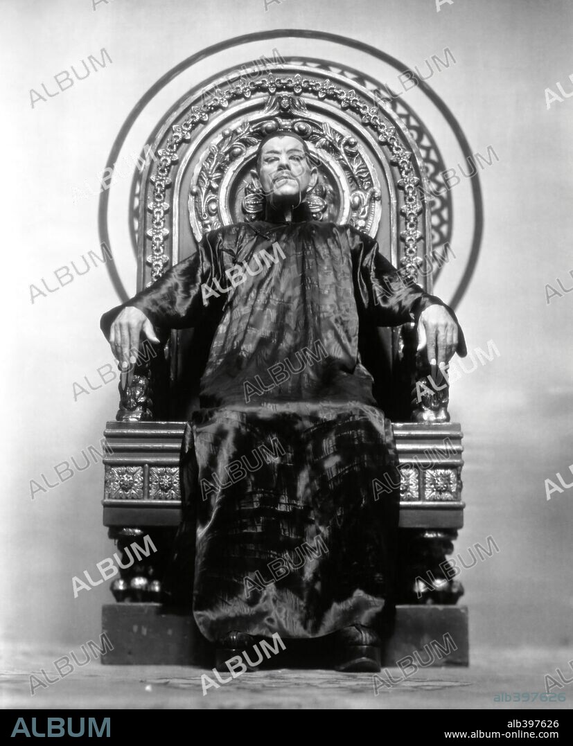 BORIS KARLOFF en FU MANCHU: LA FU MANCHU: MASCARA DE FU-MANCHU, 1932 (THE MASK OF FU MANCHU), dirigida por CHARLES J. BRABIN y CHARLES VIDOR. Copyright M.G.M.
