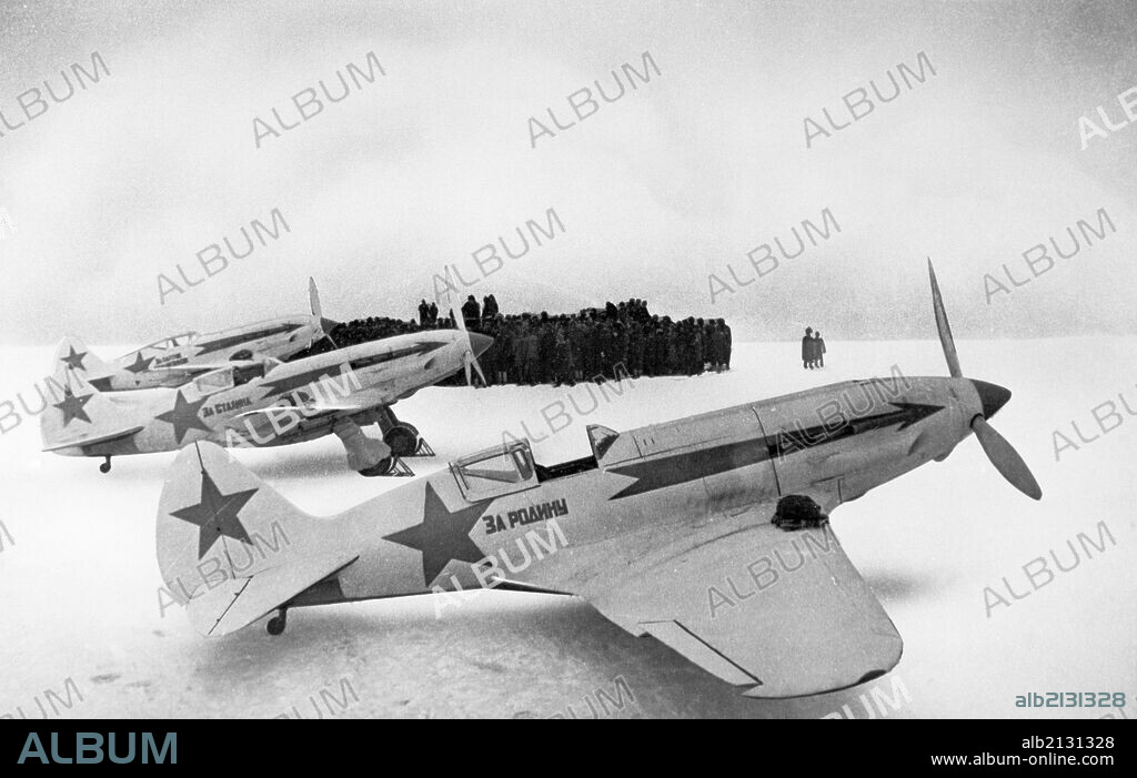 World war 2, soviet air force mikoyan-gurevich mig-3 (i-18) fighters in winter camouflage during the defense of moscow, 1942. 01/02/1942