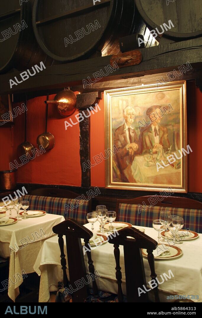 Santander; restaurante "Posada del Mar"; detalle del comedor.