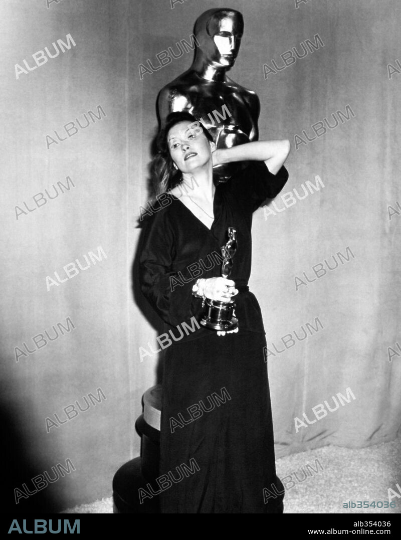 FAYE DUNAWAY. The 49th Academy Awards / 1977. 
Faye Dunaway, best actress for "Network". 1977