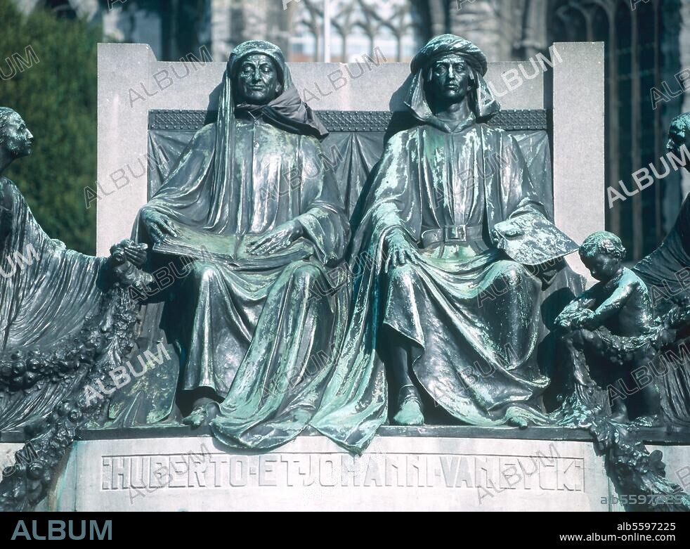 zu: Eyck, Jan van; niederl. Maler (Bruder des Hubert); Maaseyck bei Maastricht um 1390 - Brügge (begraben 9.7.). 1441. Denkmal der Brüder van Eyck. (Ausschnitt). Bronzeskulptur, 1913, von Geo Verbanck. (1881-1961), in Gent, vor dem Südportal der Kathedrale St. Bavo.