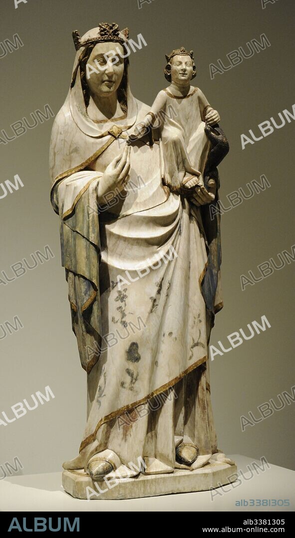 Escultura de la Virgen María. Hacia 1330-1340. Gótico. Alabastro. Anónimo. Procede de la Iglesia parroquial de Navata, provincia de Girona. Museo Nacional de Arte de Cataluña. Barcelona. Cataluña. España. Sculpture of the Virgin Mary. Ca.1330-1340. Gothic. Alabaster. Anonym. From Parish Church of Navata, Girona province. National Art Museum of Catalonia. Barcelona. Catalonia. Spain.
