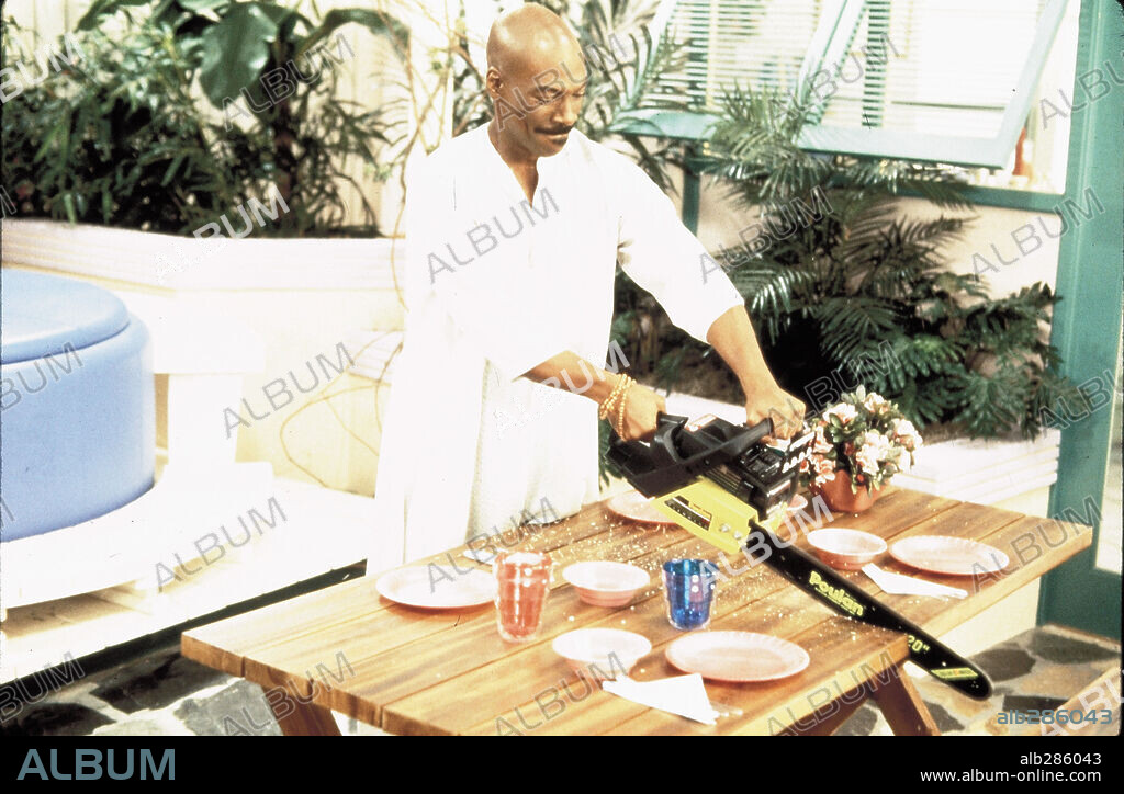 EDDIE MURPHY in HOLY MAN, 1998, directed by STEPHEN HEREK. Copyright TOUCHSTONE PICTURES.