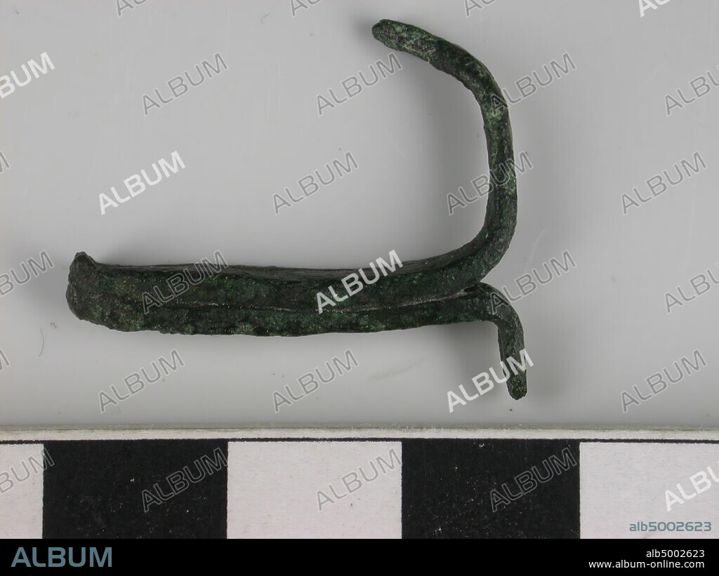 Bronze split pen. One of the two legs is broken off., Split pin, metal, bronze, length: 2,6 cm, Netherlands, Utrecht, Bunnik, Vechten.