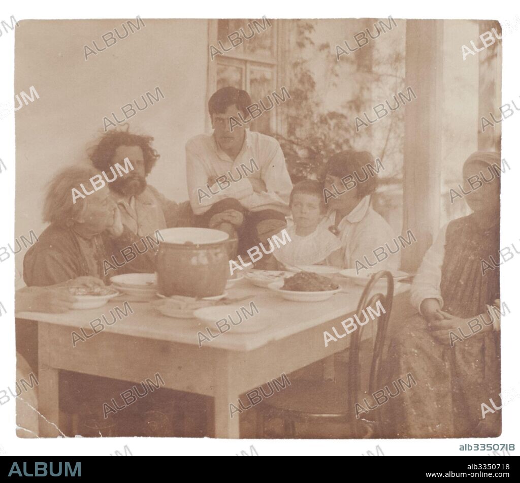 ANONYMOUS. Marina Tsvetaeva, Sergey Efron with daughter Ariadne visiting Maximilian Voloshin in Koktebel.