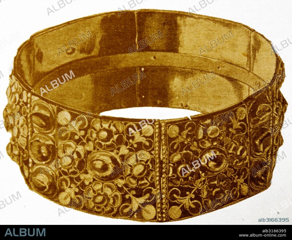 Iron Crown of Lombardy. The crown was certainly in use for the coronation of the kings of Italy by the 14th century, and presumably since at least the 11th. The manufacture of the crown dates to the 8th or early 9th century.