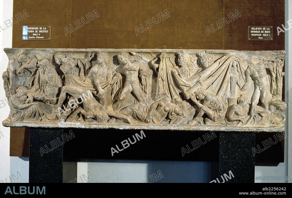 ORESTES. REY DE ARGOS. HIJO DE AGAMENON. " SARCOFAGO CON RELIEVES REPRESENTANDO LA LEYENDA DE ORESTES ". PROCEDENTE DE HUSILLOS ( PALENCIA ). MUSEO ARQUEOLOGICO. MADRID.