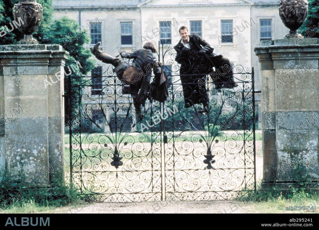 JONNY LEE MILLER and ROBERT CARLYLE in PLUNKETT AND MACLEANE, 1999, directed by JAKE SCOTT.