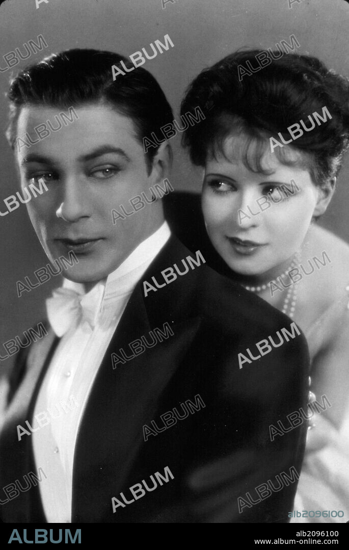 CLARA BOW and GARY COOPER in CHILDREN OF DIVORCE, 1927, directed by FRANK LLOYD. Copyright PARAMOUNT PICTURES.