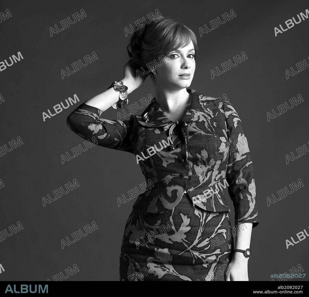 CHRISTINA HENDRICKS in MAD MEN, 2007, directed by TIM HUNTER. Copyright AMERICAN MOVIE CLASSICS (AMC)/RADICAL MEDIA.