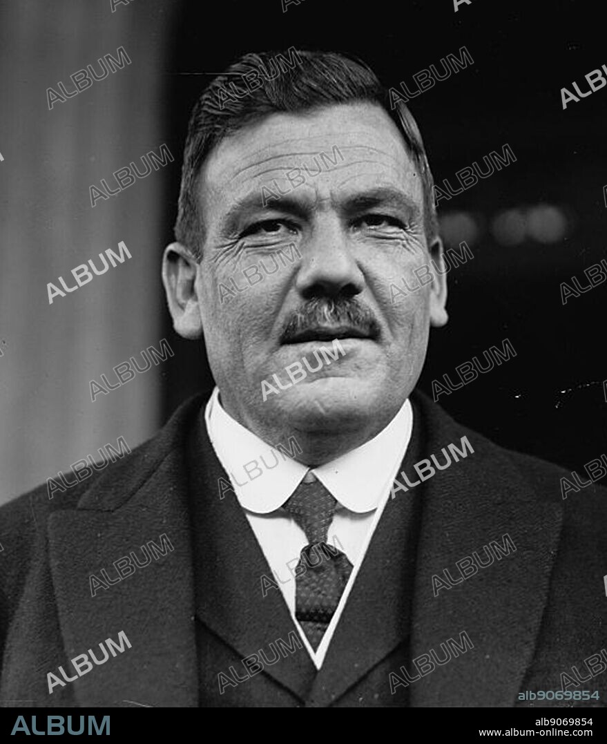 Plutarco Elías Calles September 25, 1877 October 19, 1945) was a Mexican general and politician. He was president of Mexico from 1924 to 1928, but he continued to be the de facto ruler from 19281935, a period known as the maximato.